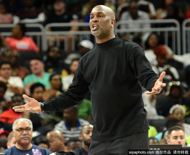 首发阵容中 首发阵容中